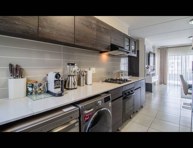 3 BEDROOM APARTMENT FOR SALE IN OAKDENE